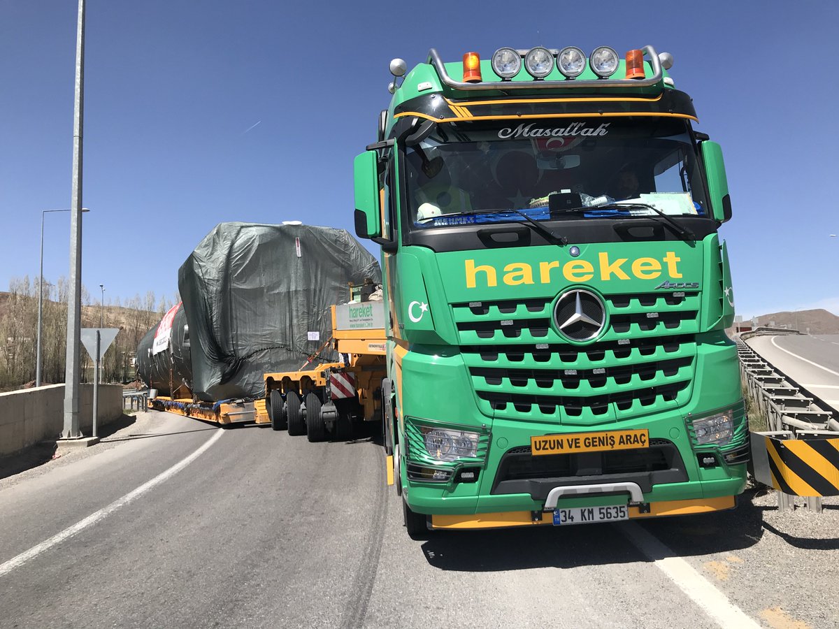 HareketProject's tweet photo. Hareket on the move #hareket #hareketproject #hareketproje #heavytransport #ağırnakliye #ağırnakliyat #projecttransport #projecttransportation #projetaşımacılığı #faymonvilletrailers #mercedestrucks @MercedesTruckUK https://t.co/Rw3RC6K6la