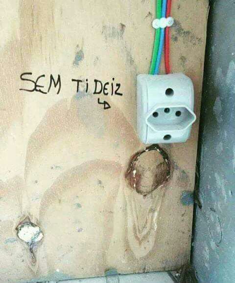 MaverickMPRC's tweet photo. @felipeneto @YouTube Felipe Neto faça um segundo vídeo sobre isso, foi bom demais! https://t.co/FdThIqbFrB