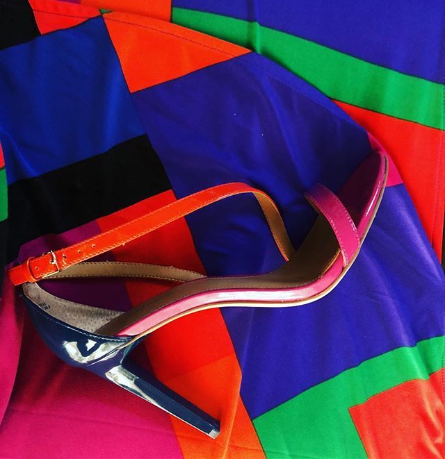 HeatherDeyrieux's tweet photo. Not the most comfortable pair of @ninewest I own, but the triple color match to go with this @ralphlauren dress was just too perfect to pass up! I do frequently say #fashionbeforefunction #shoelove365 #shoelover #heellover https://t.co/leTKWkJaT4 https://t.co/XjTTU6uaSn