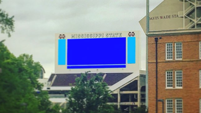 TheStarkCowbell's tweet photo. Tensions are rising as the jumbo screens at Davis Wade are still stuck on the “Blue Screen of Death.” There are talks of bringing in Lord Crane to replace them tomorrow for Super Bulldog Weekend. (Reposted for sake of picture, we’re about honesty here folks!) #KeepRinging https://t.co/3HPT9JkLHY