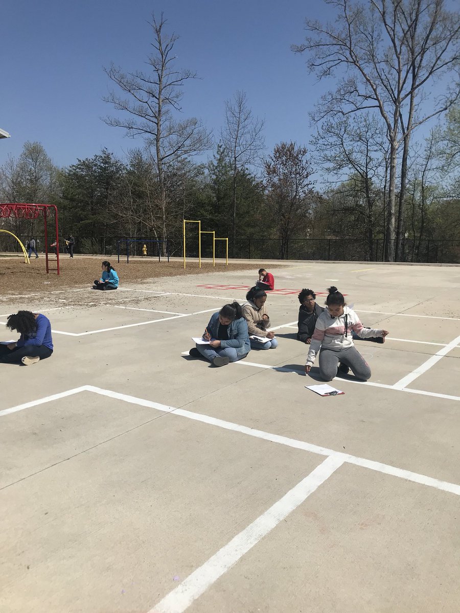 MissHeins229's tweet photo. Observing cloud types for a project @triangletigers #cloudlessday https://t.co/bT8wkZh9jb