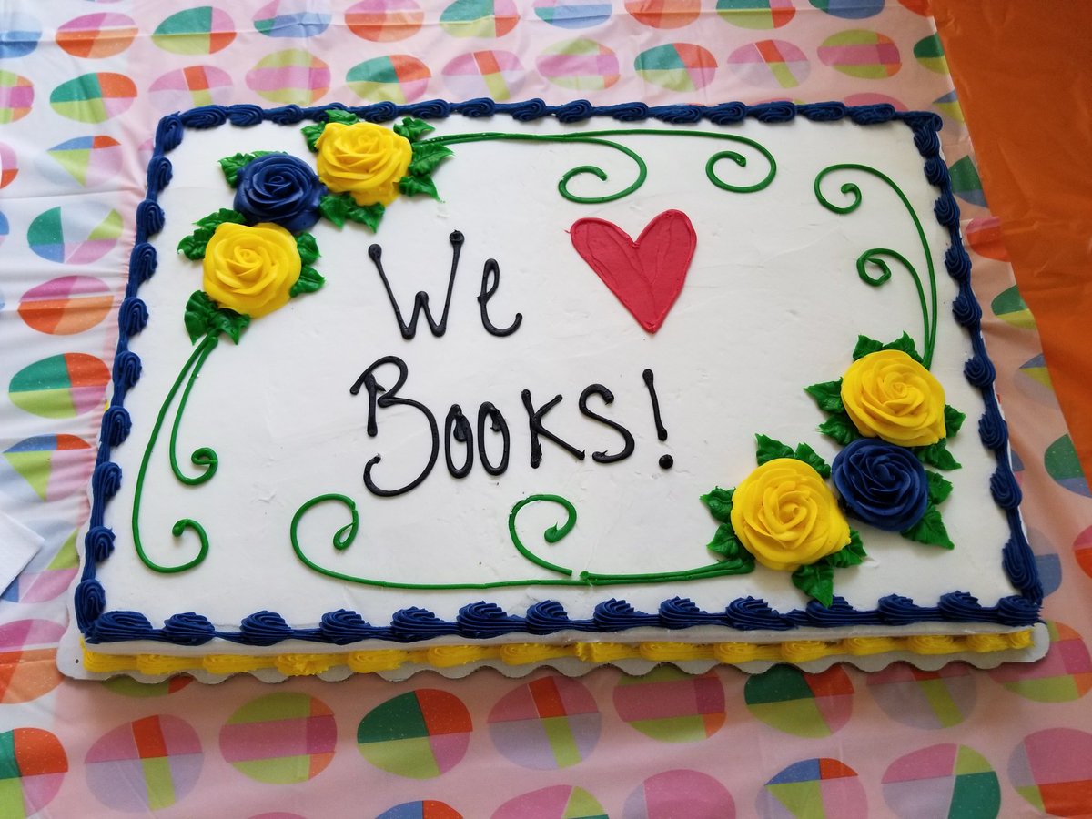 YISDEMSLibrary's tweet photo. EMS Library still keeping the party going! #THEDISTRICT #EMS2018 https://t.co/y5V3TfkpOb
