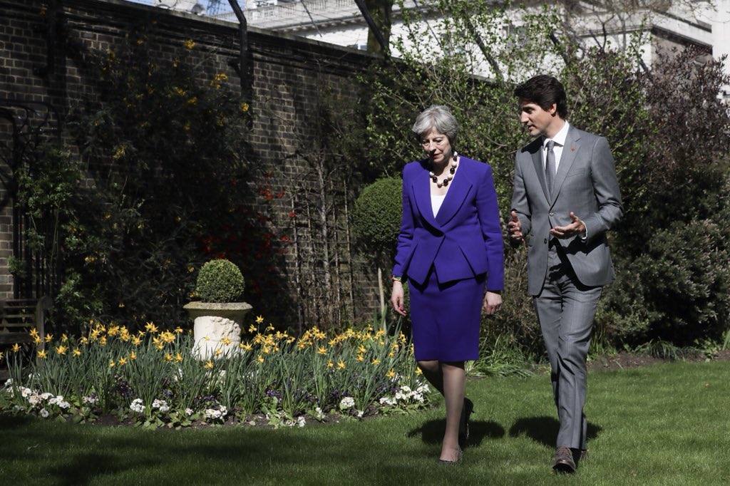 JustinTrudeau's tweet photo. Closer cooperation and growing trade between Canada &amp; the UK will create jobs &amp; opportunities for people in both our countries. Thanks to Prime Minister @theresa_may for the meeting today. https://t.co/4a2SzTEPPp