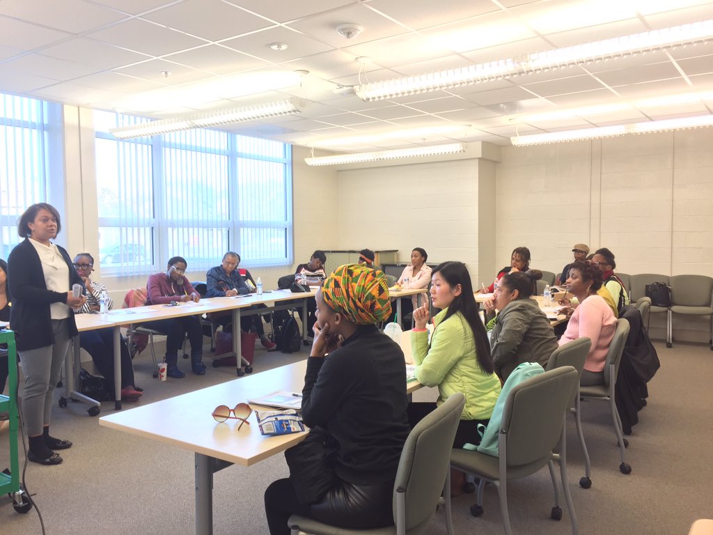 DCMOWPI's tweet photo. @SmallBizDC is providing our #GloUpAtFSW this week on Entrepreneurship! Women are getting invaluable advice from the experts on opening a business in DC! #smallbusiness @MayorBowser @thisisMadeinDC @DCMOCA #bosschick https://t.co/p4mdyKnx1H