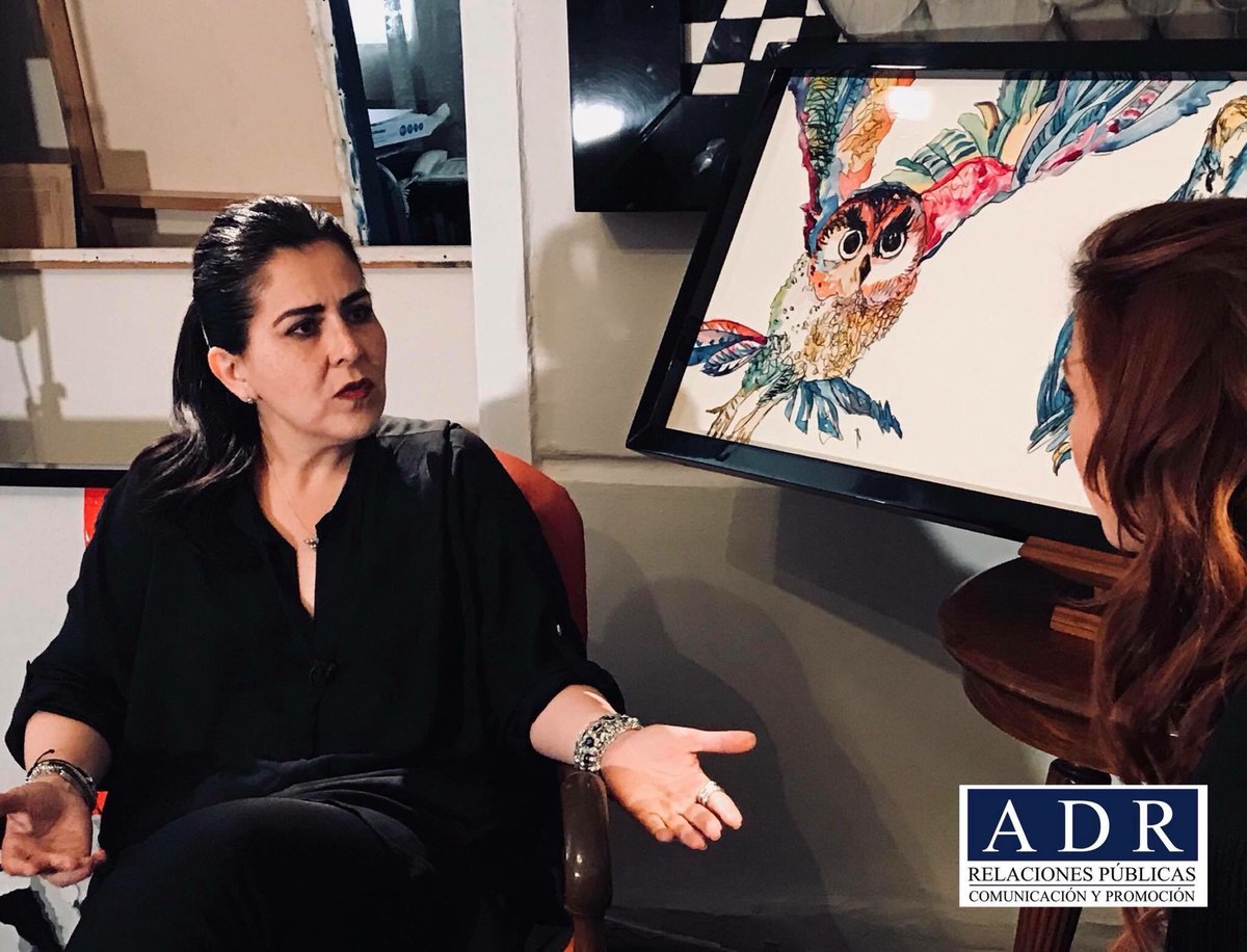 karladelara's tweet photo. .#TourDeMedios de @KarlaDeLara, artista plástica mexicana. Primer lugar de @la_Biennale Venecia 
En entrevista con Erika Kaiser @NTelevisa_com 
@ADRRelPublicas . https://t.co/qvHAh040VH