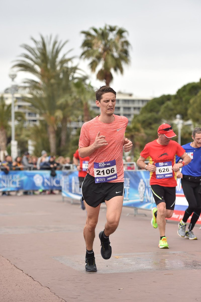 P_Marsal's tweet photo. 😵 Dans le dur ! 😅 Bien content d'avoir fini mon premier semi-marathon avec un temps de 01:48:14 🏃🏻♂️ Un moment très sympa 😀
@NiceRunningDay
🌴 #nice #promenadedesanglais #semimarathon #semimarathonnice #nicerunningday #finisher #21kmrun #run #running @NikeRunning https://t.co/xwKTwp6NEF