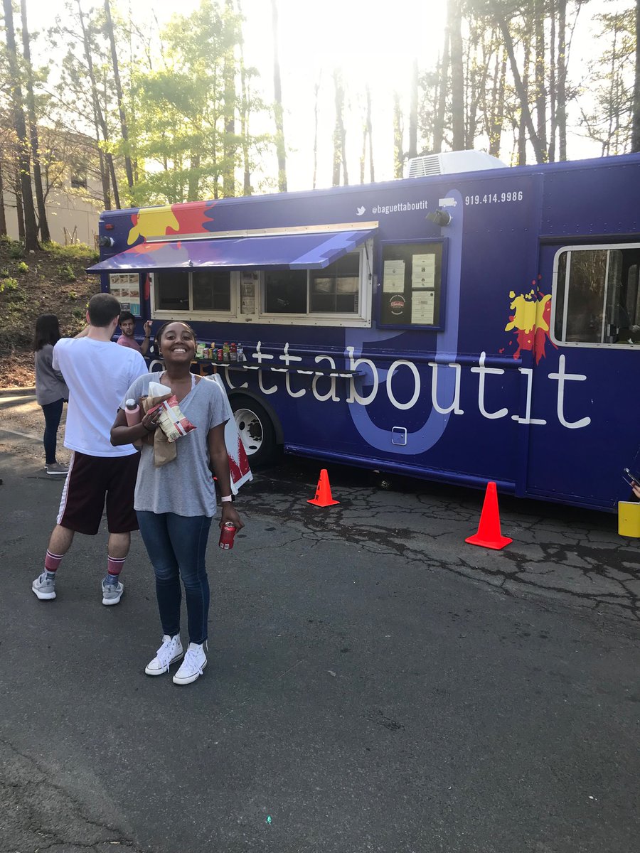 DukeLawDBA's tweet photo. Get out of the library for a quick bite! baguettaboutit will be at the law lot until 7:30! https://t.co/RhRoLsAfut