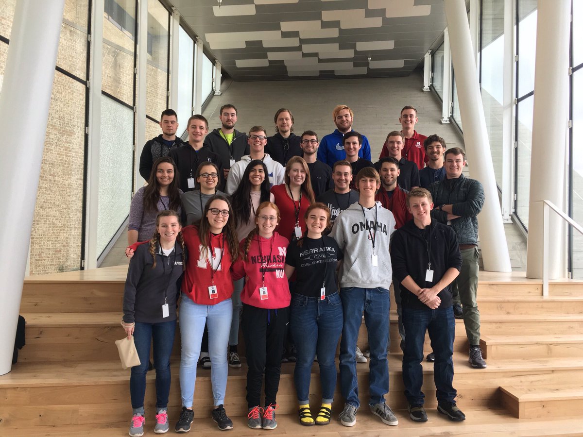UNO_ASCE's tweet photo. Thank you Black &amp; Veatch for letting our concrete canoe team test out different types of virtual reality! https://t.co/2sOAPgNxpI