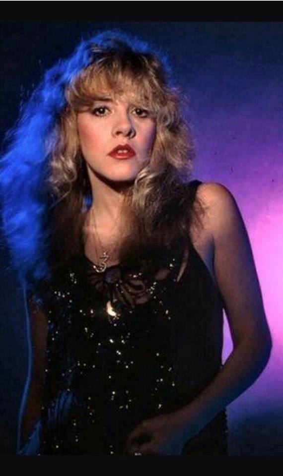 StevieNicks1025's tweet photo. So Gorgeous! @Rosesdaughter61  @gorgeousnicks  @StevieNicksEdge  @ApplePasta  #stevienicks #Age70 https://t.co/bvvaVBlbCn