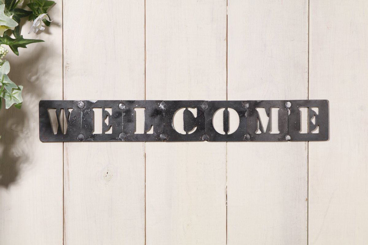 日本クラフ党 Na Twitteru ネームプレート 表札 ウェルカムプレート 抜き文字のアイアンプレートを溶接diyして完成 鉄の素材感が魅力的で 溶接跡がデザインの一部になった男前アイテムです 4 25発売 はじめてのアイアン家具づくり より抜粋 Diy