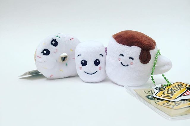 toytinyblog's tweet photo. Which is your fave? π© Brands: @scrumchumsworld βοΈ#plush #plushies #plushiesofinstagram #plushie #plushy #plushtoy #plushtoys #toyphotography #toysofinstagram #toycommunity #toycollector #toytiny #toytinyblog #newtoy #newtoys #scrumchums #blindbox #blindbag #surpriseplush #ad https://t.co/zk5pxWWroP