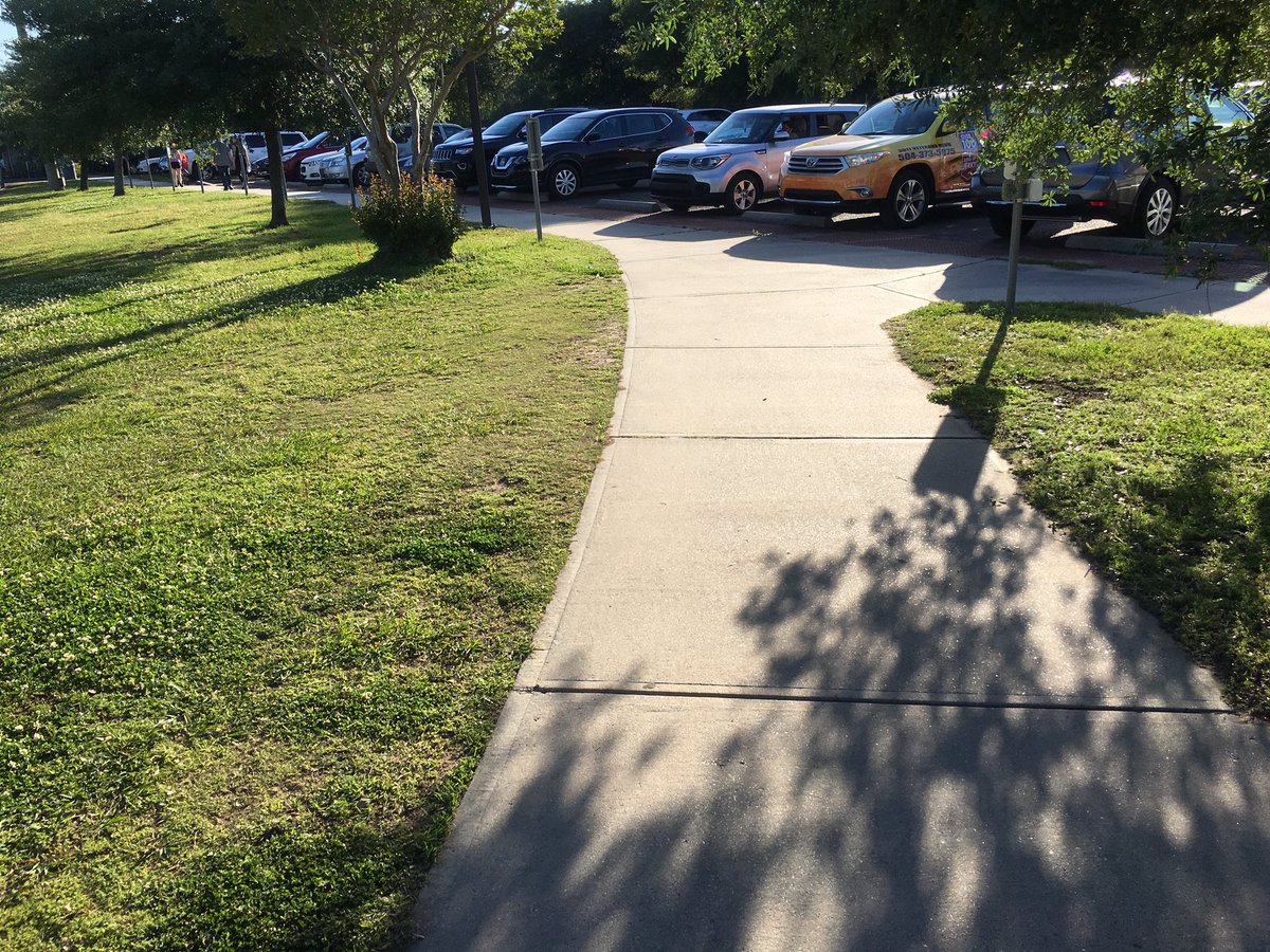 bpnnolan's tweet photo. @Uber these spots are for children that play on a special base ball league https://t.co/NATxLG76ym