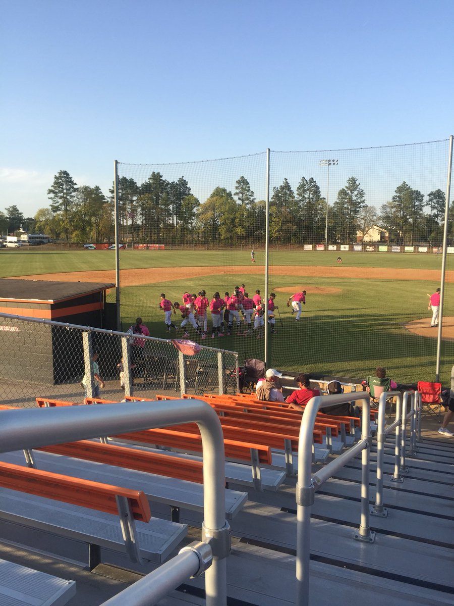 southviewsports's tweet photo. Pink out! #KeylaKourage https://t.co/gXFDCVeIwg