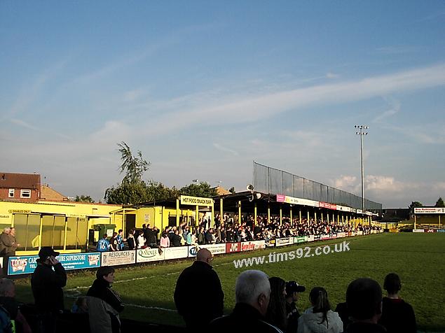 OnThisDay_FL's tweet photo. #OnThisDay in 2005: @burtonalbionfc 1-0 @NorthwichVicsFC.
The Brewers bid farewell to Eton Park, beating Northwich Victoria in the stadium's last competitive match before moving to the @PirelliStadium. #BAFC #BAFCandProud #Brewers 💛⚫️ @ChesneyBH @BrewersTony @davechild28. https://t.co/x5D0pCelRx