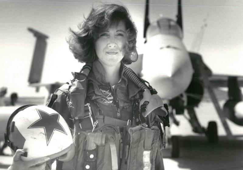 Reuters's tweet photo. 'Angels' and training help former fighter pilot save Southwest flight https://t.co/mZJtqUXWoX https://t.co/Rn8yzpymTt