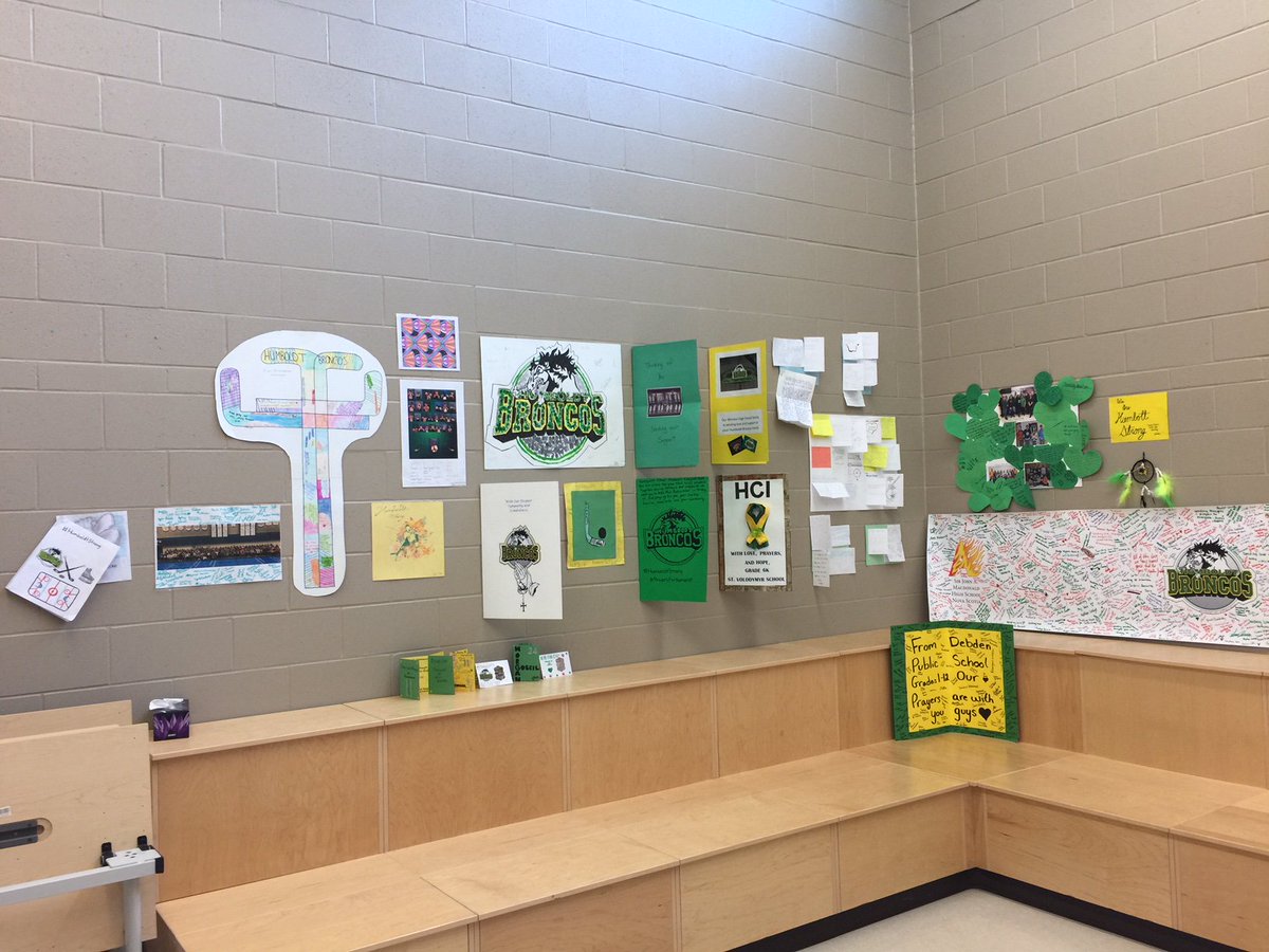 HCIMOHAWKS's tweet photo. To our schools in our province, and across our great nation, we feel your support. We will continue to fill our Chapel's walls with your kind words.  #HumboldtStrong #hcistrong #healingtogether https://t.co/HtVLErRBve