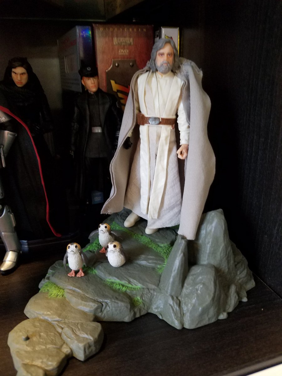 damnyouwillis's tweet photo. #starwarscontent https://t.co/GTlOviGE30