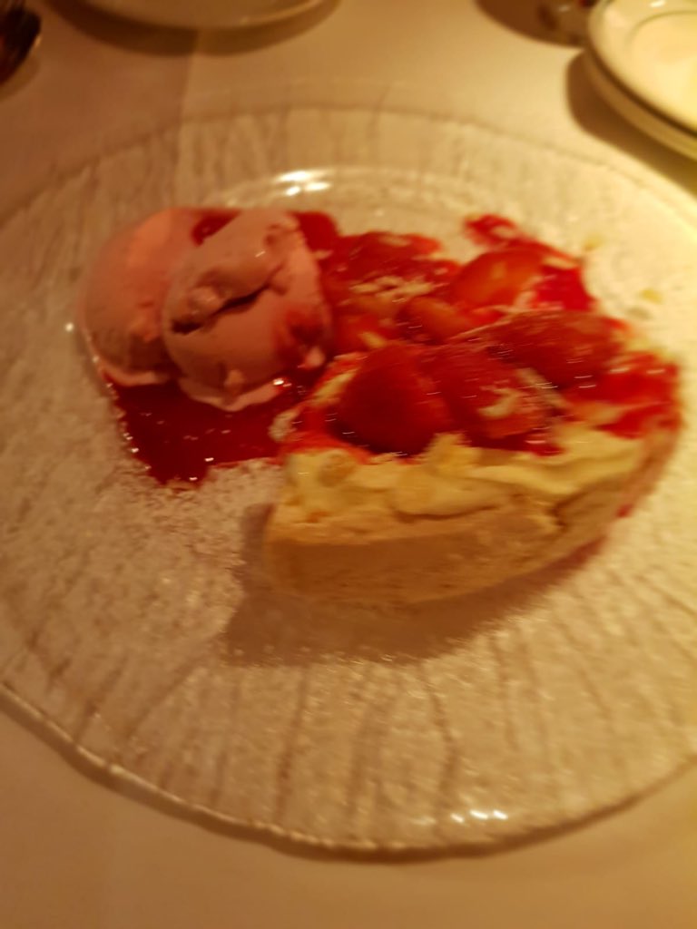 anjulal's tweet photo. Just #desserts @SanCarlo_Group #hale with the #ladies @Sonam_718 @meenababbar https://t.co/woJsUFfc42