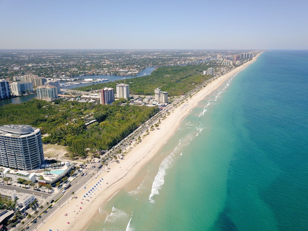 MrScottEddy's tweet photo. Another priceless day on #FortLauderdale beach. #LuxuryTravel #Florida #Drone https://t.co/LRjh7zS1we