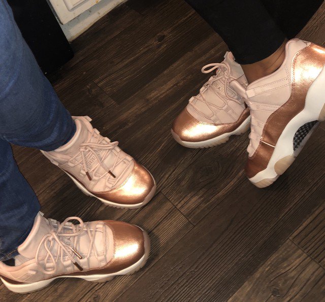 TwoNaturalSis's tweet photo. #twinning I know we’re adults BUT we still love to match! #sisterhood #sneakergame https://t.co/frGDulcHjt