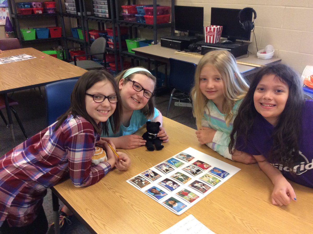 PantherTweeters's tweet photo. Learning baseball &amp; how to trade with other groups in STEM class today #baseballcards https://t.co/7whVI7NXIi