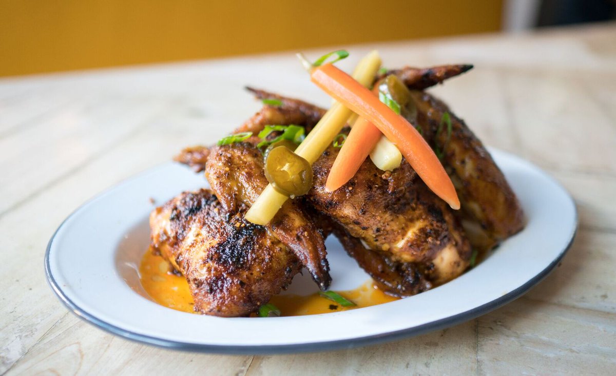 PoogansSmkHouse's tweet photo. What goes well with our smokes @smfchicken wings? Live bluegrass from @redcedarreview tonight until 9 p.m. #barbecue #pooganssmokehouse #bbq #chickenwings #SMFchicken #smokedwings #itsawingthing #charleston #explorecharleston #redcedarreview #bluegrass https://t.co/VCEPbUF95V