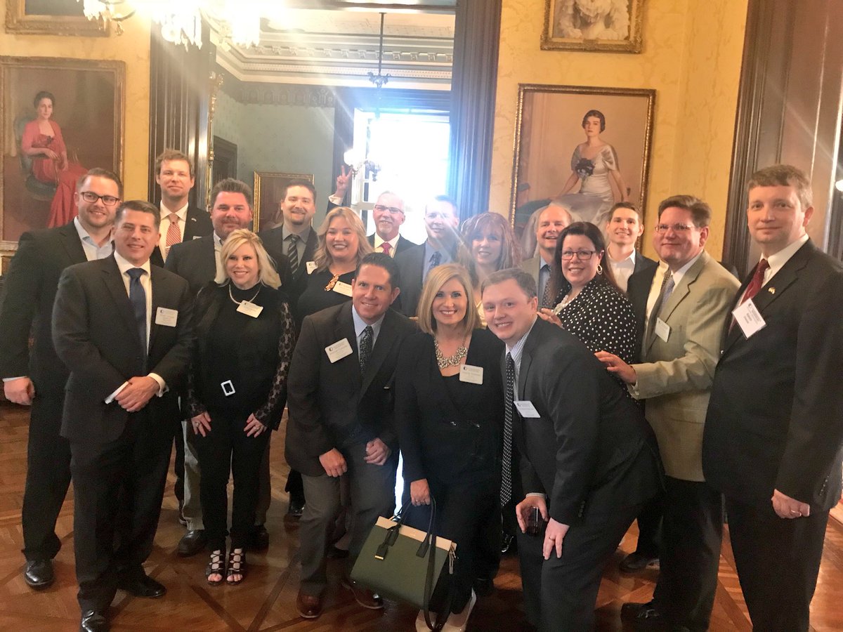 ShandaTrautman's tweet photo. I love these people! #LeadMO17 #LeadershipMissouri @MissouriChamber https://t.co/mGSwjSSnpd