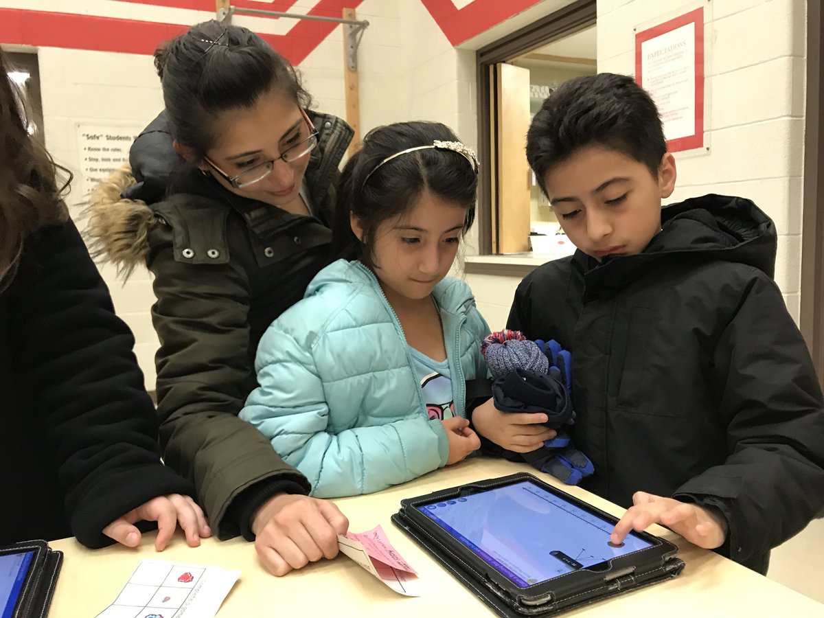wrdsb's tweet photo. .@crewrdsb families are working hard (and having fun). Learning doesn’t happen just inside the classroom, which is why night’s like #WRDSBmath Night are a great way to bring families and teachers together to engage our students and support their full learning journey. #WRDSBlive https://t.co/WZEfybvxfP