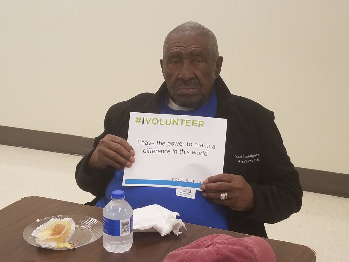 mlsmith0321's tweet photo. National Volunteer Week Reception #IVOLUNTEER #SENIORCORPSWORKS https://t.co/ACjYQYcOAL