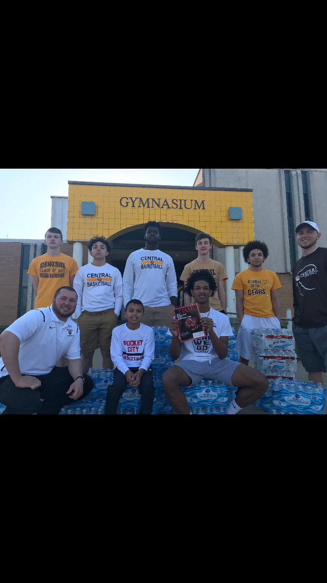 This is what it’s all about - helping others in time of need! Our boys were glad to step up and donate to Flint, Michigan tonight. Join the challenge and donate this weekend in Indy at <a href="/MWCircuit/">Midwest Circuit</a> too! <a href="/EVSC1/">EVSC</a> <a href="/CentralBearsCHS/">Evansville Central</a> <a href="/joshsanburn/">Josh Sanburn</a> #BearPride #FlintWaterCrisis
