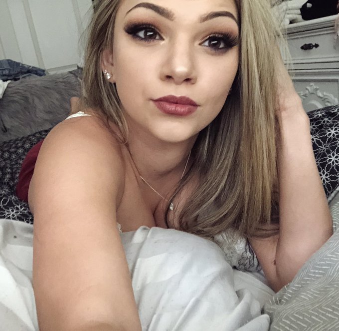 1 pic. Because I haven’t posted a selfie in a while, and because my pup likes to photo bomb ?❤️ https://t