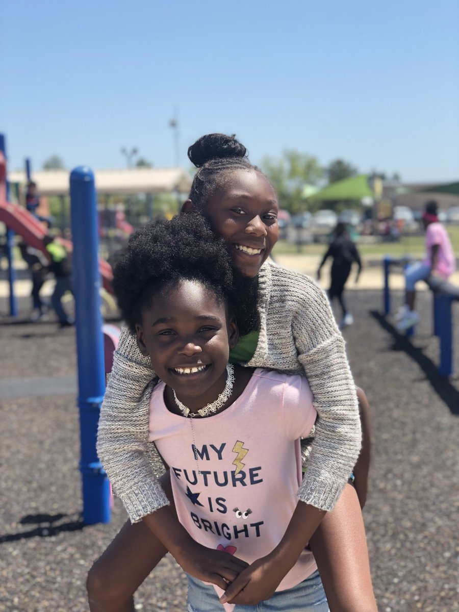 MsVenick's tweet photo. 💕 The shirt says it all! ☀️ @PontiacElem https://t.co/IflA1eryWY