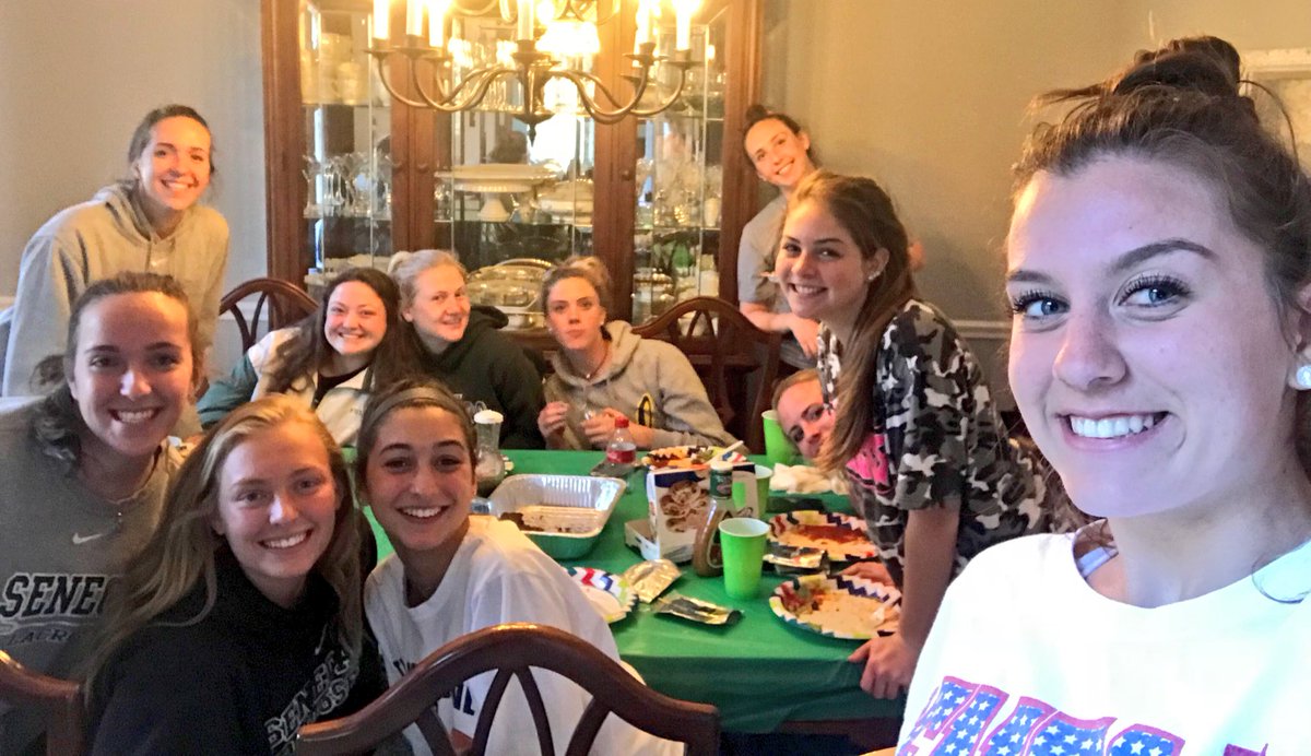Sengirlslax's tweet image. whole team fueled up and ready for tomorrow #nosetricks #middlenames