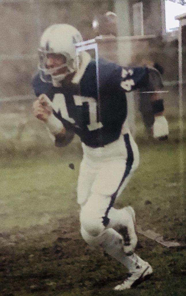 CoachBWhite7's tweet photo. Is this #GaryFencik or the star of #LeonardsLockers @CoachLeonardBC Known in his day as #FerociousFrank a human heat seeking missile! https://t.co/gWHYvwijlp