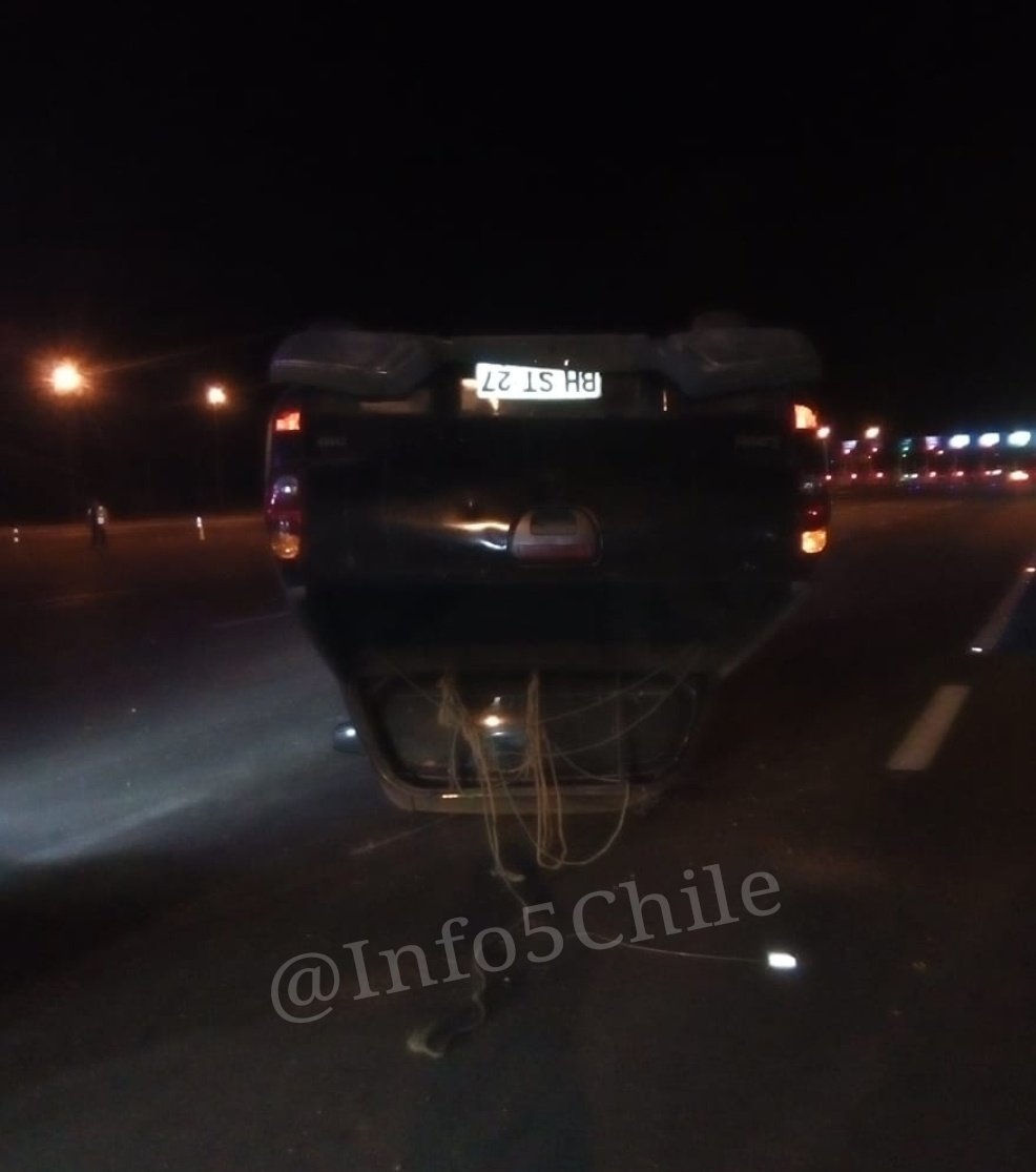 INF0SCHILE's tweet photo. ⚠️#Casablanca #Ruta 68 km 59 Altura Peaje Zapata Direcc Valpo Volcamiento Veh.Menor Sin Lesionados. @ChileInfo5 @218SRuz @CEvalpo @55_david https://t.co/EwbmwUADfv