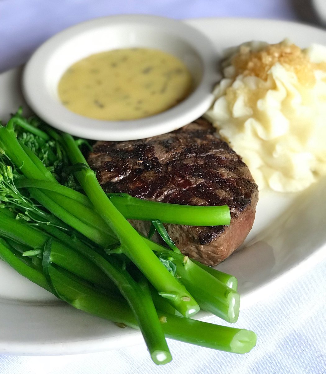 SimpleMrktplace's tweet photo. Congratulations @GibsonsSteak on being listed to the #OpenTable "100 Best #Restaurants for a Big Night Out in America for 2018" #Chicago #foodies #SimpleMktPlc #nextgenfoodies #foodtech #restaurantbusiness #restauranttech #steak #steakhouse #chicagofood
https://t.co/CFRLhysDS3 https://t.co/VJ75FCoeiy