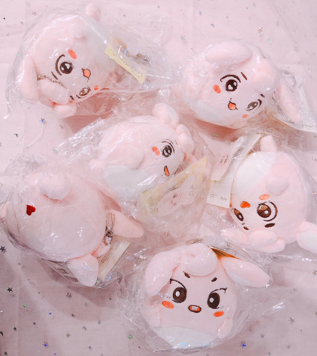 joy_05061992's tweet photo. #Joysarrivals @Megan_bbh thank you so much!!!
The dolls arrived safely~~~
They are so adorable~~~💞 https://t.co/6CYzpfwfWj