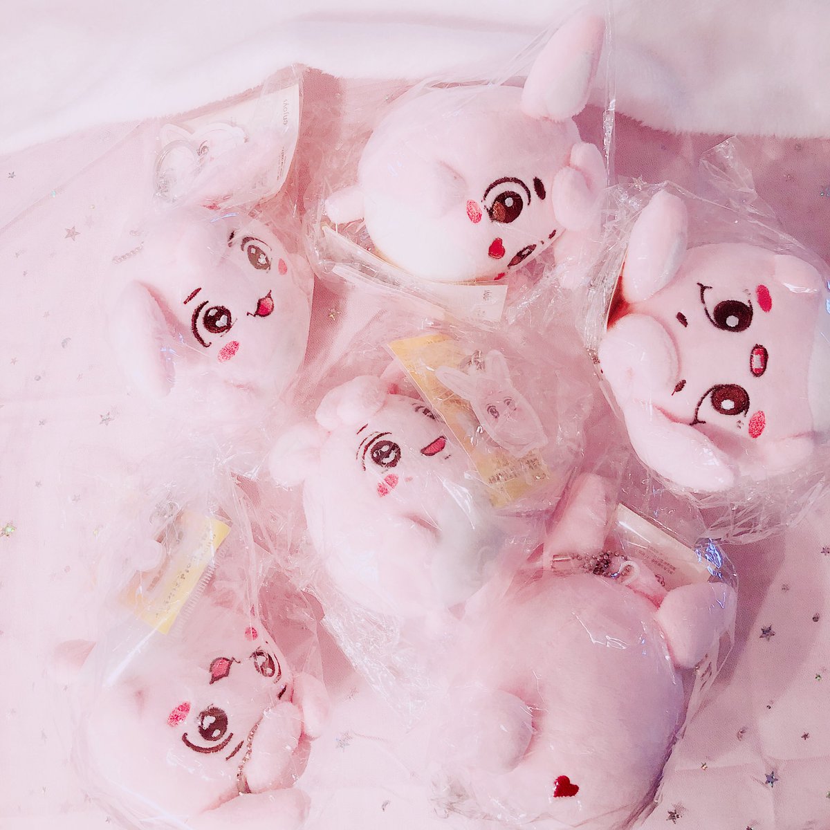 joy_05061992's tweet photo. #Joysarrivals @Megan_bbh thank you so much!!!
The dolls arrived safely~~~
They are so adorable~~~💞 https://t.co/6CYzpfwfWj