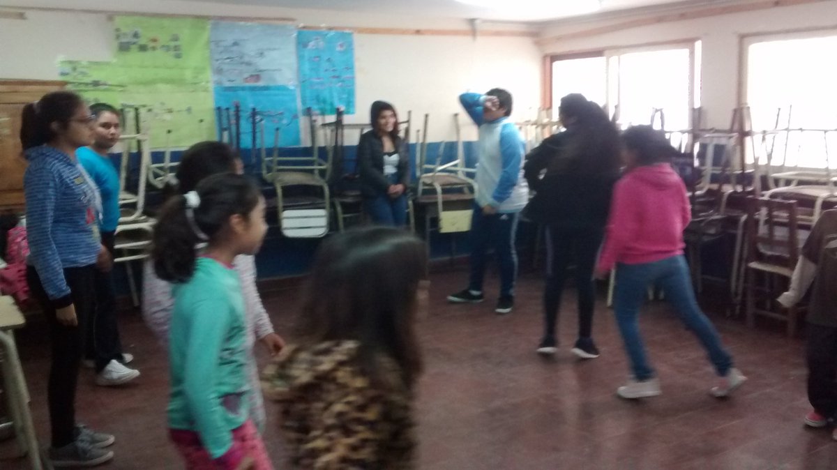 Escuela Ejército Argentino te invita a bailar danzas folklóricas junto a la profesora Nataly. Gran entusiasmo. <a href="/artydance23/">Gilda Rodríguez</a> <a href="/patriciapinasco/">Patricia Pinasco</a> <a href="/fguillesaavedra/">GUILLERMO SAAVEDRA</a> <a href="/juancarlosvilc/">Juan Carlos Vilca.</a> @SaltaEduca2020 @YanilMarisol