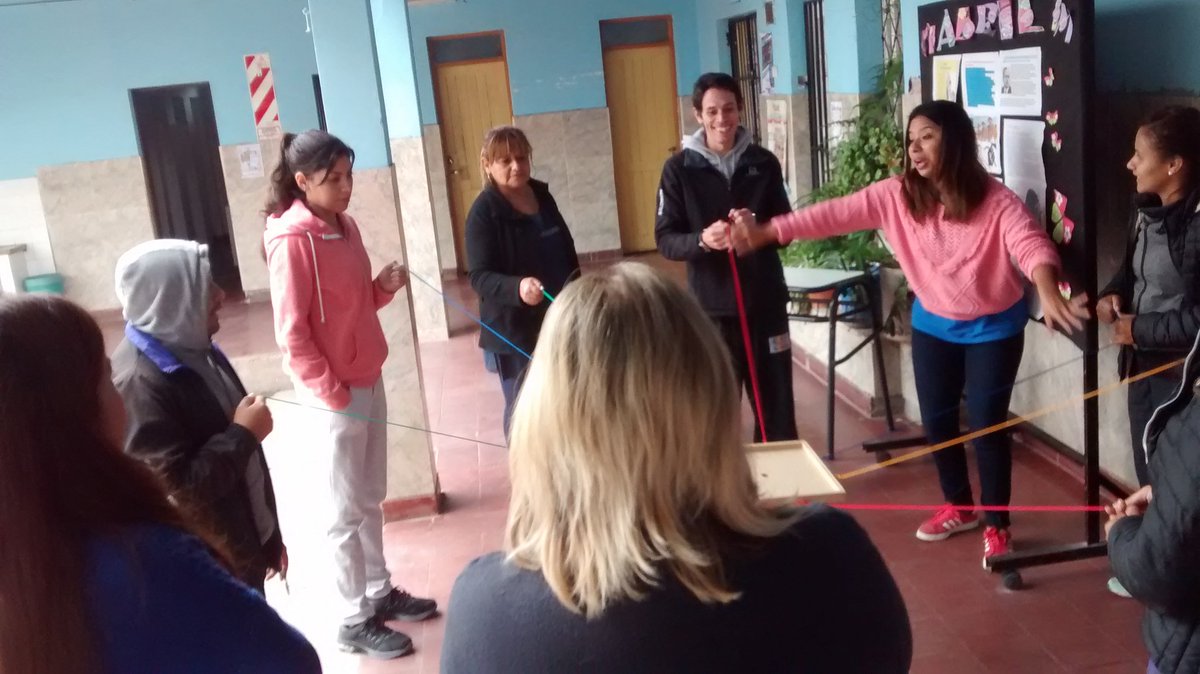 Equipo interdisciplinario trabajando junto al grupo de profesores. Tema: trabajo en equipo. Hermosa actividad. <a href="/artydance23/">Gilda Rodríguez</a> <a href="/patriciapinasco/">Patricia Pinasco</a> <a href="/fguillesaavedra/">GUILLERMO SAAVEDRA</a> @YanilMarisol <a href="/FanjulGabriel/">Gabriel Fanjul A.</a> <a href="/JimeSuruguay/">Jimena Suruguay</a> @SaltaEduca2020