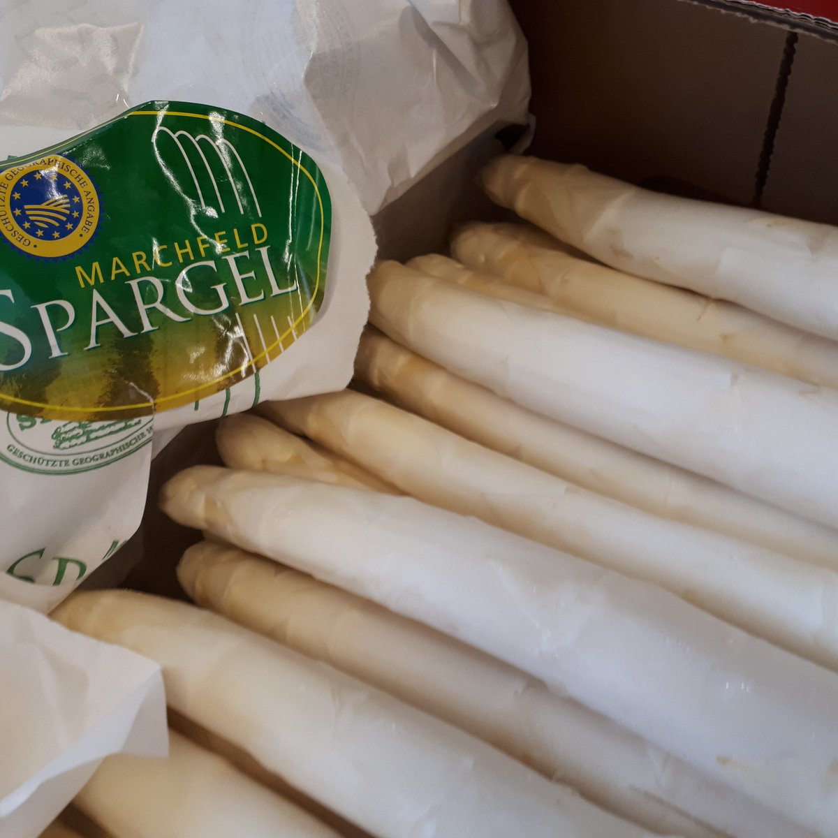 so geht #frisch: gestern noch auf dem #feld heute in der #küche: #marchelder #spargel. . #essen #österreich #frühlingsenuss #marchfeldspargel
