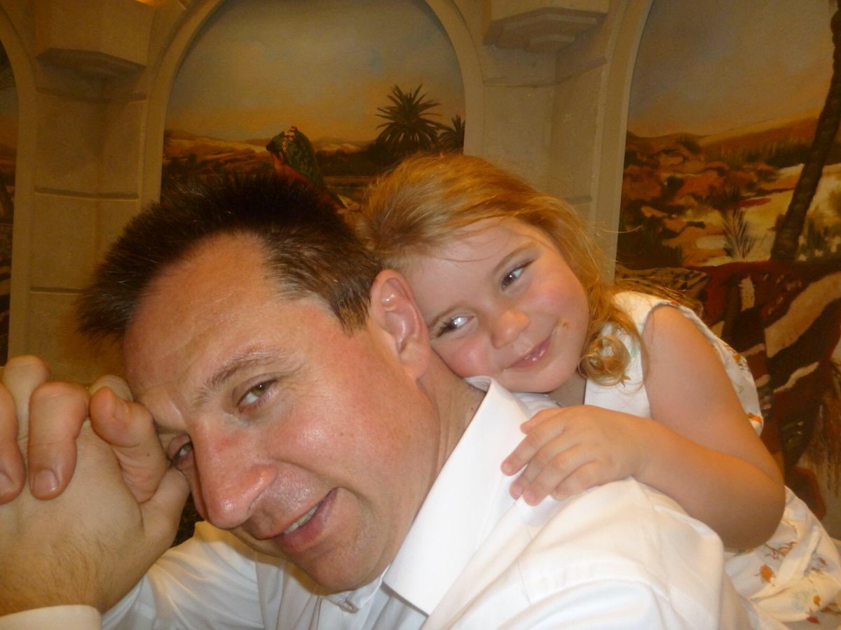 NHSMillion's tweet image. As we approach the marathon we hear amazing stories. Of love, determination and talent. Today’s story is about a daddy and his little girl.  A rare brain tumour took her from his world. This Sunday he will run 26.2 miles for her, and future kids like her: feliciascourage.org/felicias-story/