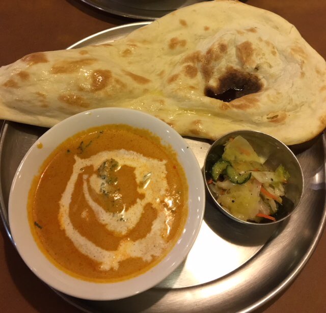 立川談之助 新宿西口のインドカレーの老舗ボンベイが4月一杯で閉店というのでカミさんと行ってきた まだ本格的なインドカレー の店が何軒も無い時代からの店でカミさんも贔屓だった 相変わらずインド人のオジさんがナンを焼いていた そう言えばアール 立川談之助 新宿西口のインドカレーの老舗ボンベイが4月一杯で閉店というのでカミさんと行ってきた まだ本格的なインドカレー の店が何軒も無い時代からの店でカミさんも贔屓だった 相変わらずインド人のオジさんがナンを焼いていた そう言えばアール