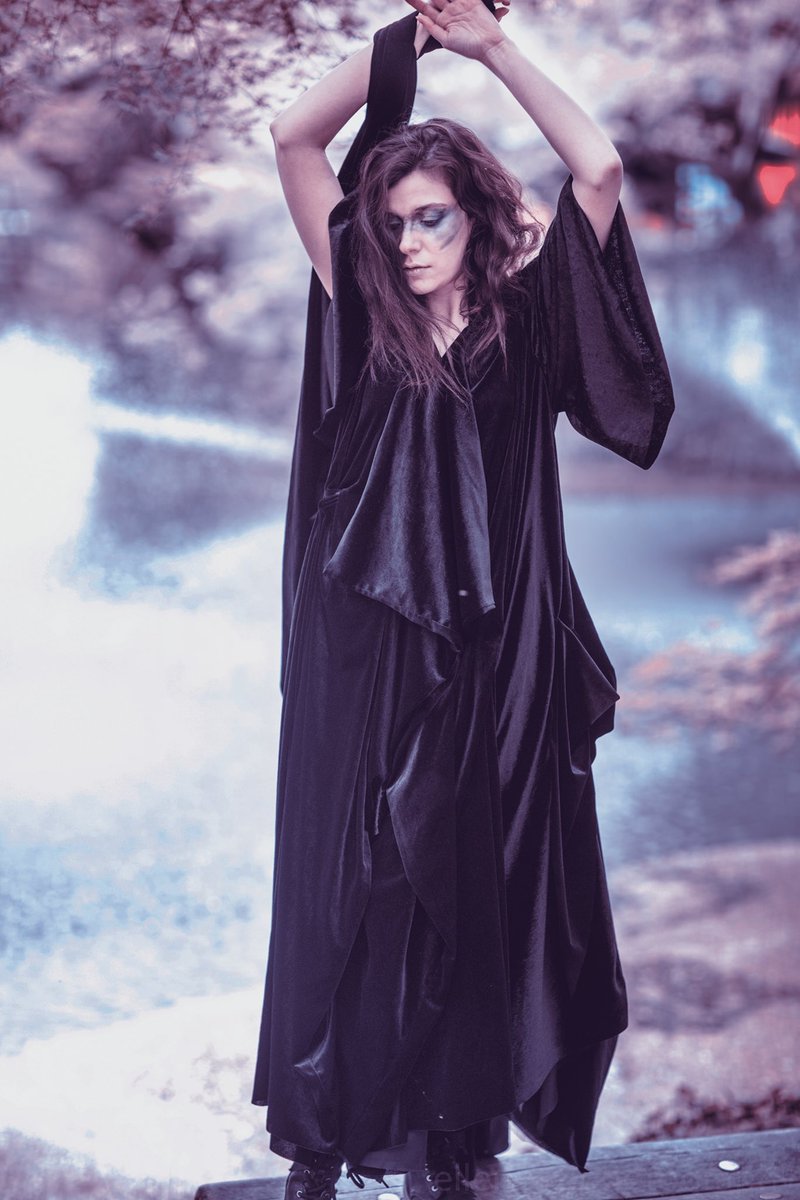 ellenotephoto's tweet photo. Saraphina in “Darkness” by @tenbo_design #photoshoot #model #japan #tenbo https://t.co/Ic5htzoCZp