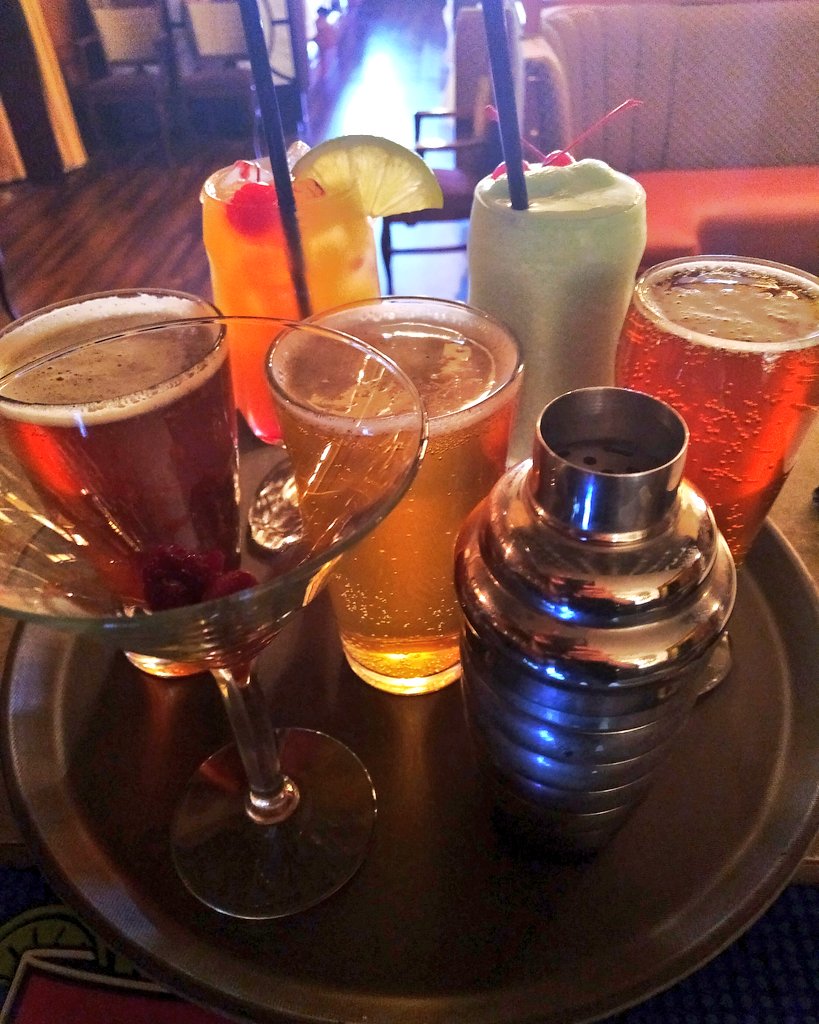 All little something for everyone here #Nanaimo #ladysmithbc #Craftbeer #shirleytemple #frozencocktail #martini