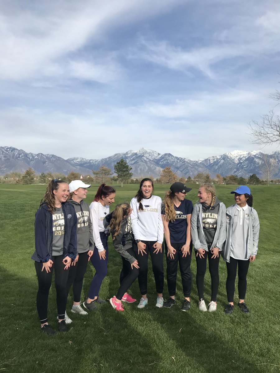 SHSGolfGirls's tweet photo. Your lady eags may have taken the L today but we had fun doing it!! Better watch out for us next tournament bc we comin to win! #thirdplaceisntbad #soarin https://t.co/NRpxQ3CNuA