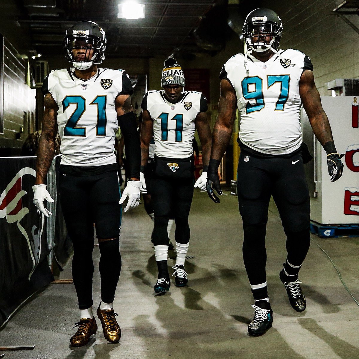 PhotoBowles's tweet photo. New uniforms coming at you TOMORROW #nfl #nflfootball #nflnews #nflphoto #nflphotos #nfluk #jags #jaguars #jacksonvillejaguars #nike #nikefootball #uniforms #new #dtwd #duval #duvalcounty #Jacksonville #ilovejax #igersjax #boldcity #morejax #sports #football #sportsphotography https://t.co/mV5EQdNC7v