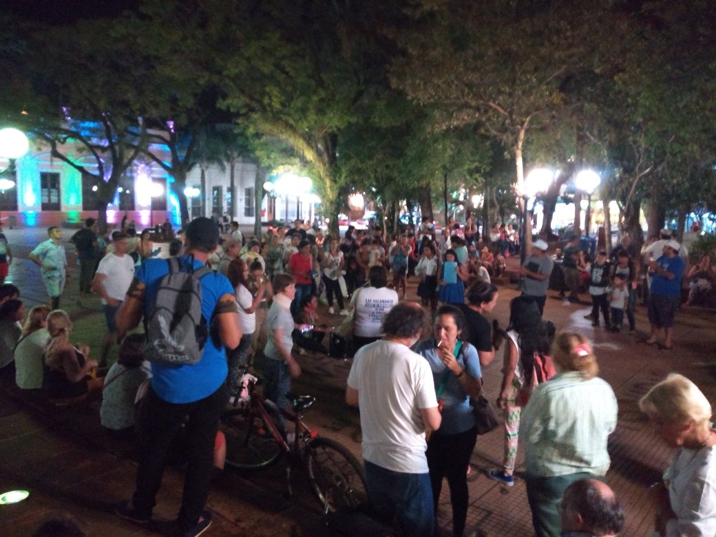 FrentePATRIAMns's tweet photo. #BastaDeTarifazos 
#RuidazoNacional #Ruidazo #RUIDAZONACIONAL18A 
En Posadas Misiones tambien decimos basta a los rarifazos en luz, agua, gas y combustibles.
@AntoScappi @MinistDDHHMnes @rovira_carlos @roque505 @ApPenayo @jorgekurrle @misionesonline @primeraedicionw @MnesPunto https://t.co/NQQmBuHV40