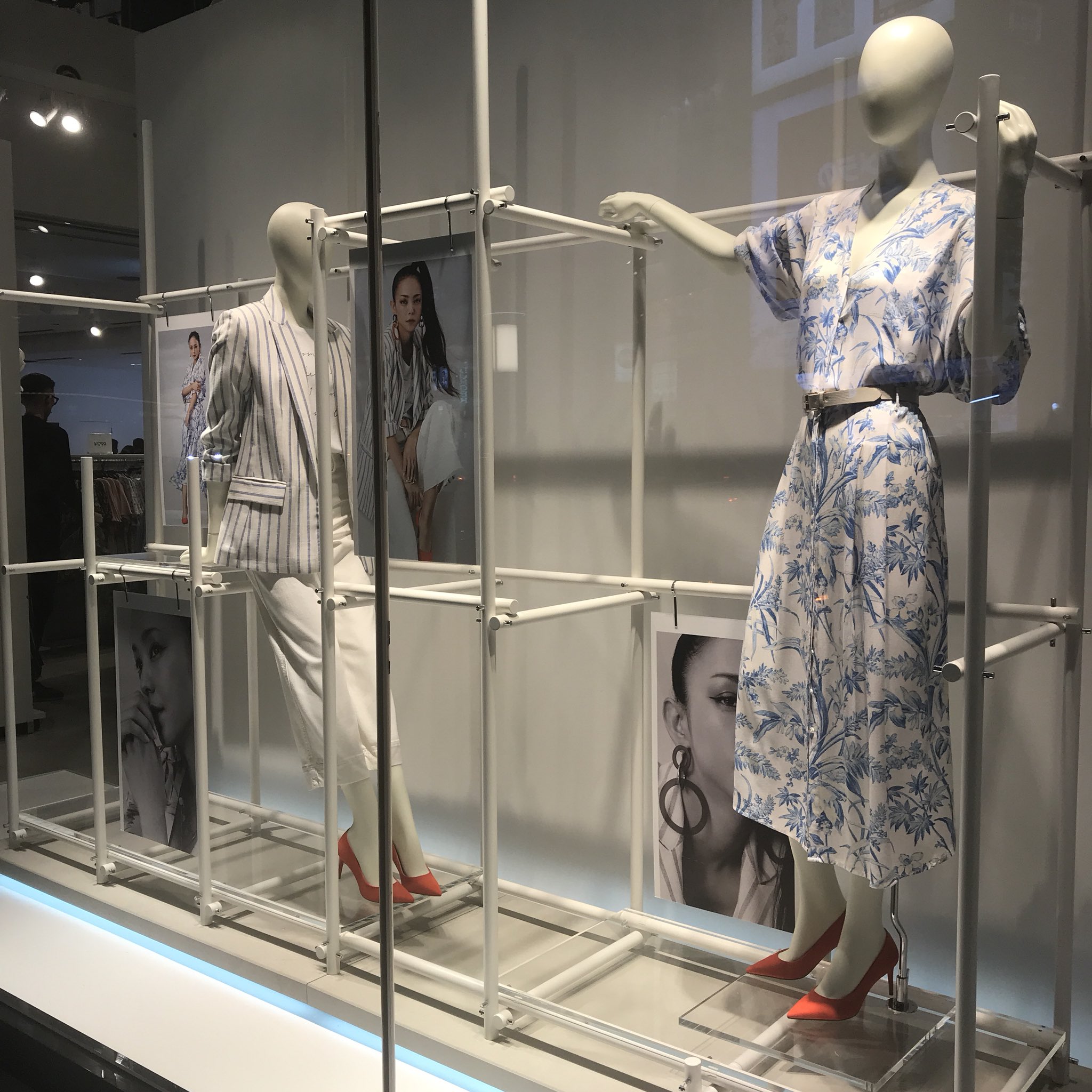 H&M Japan on Twitter "【NEWS】 H&M一部店舗のウインドウで「Namie Amuro x H&M」アイテム着用