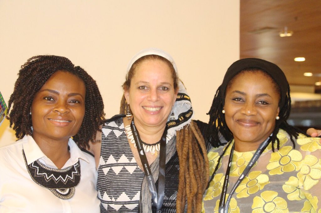 M_AdabaSoyemi's tweet photo. A great pleasure interacting with the dynamic and ever so artistic Dr #Kerida McDonald, Senior Advisor, Communication for Development Section at HQ on moving theatre for development forward as a strong tool for behavior change.
@KeridaMcdonald @adeolaloyo https://t.co/vg2deQrZZS